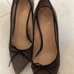Elegant Brown and Black Bow Heels